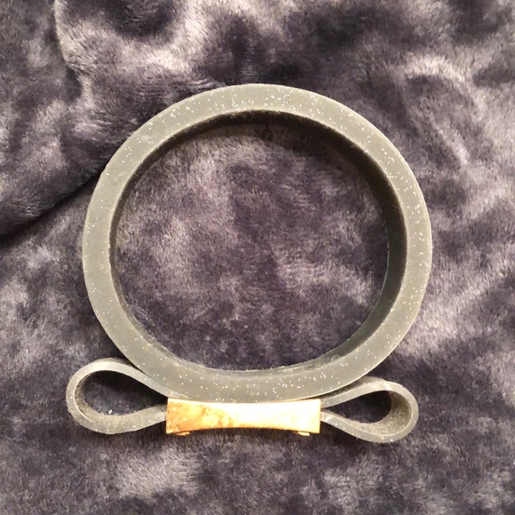Marc Jacobs Bow Bangle - Picture 2 of 3